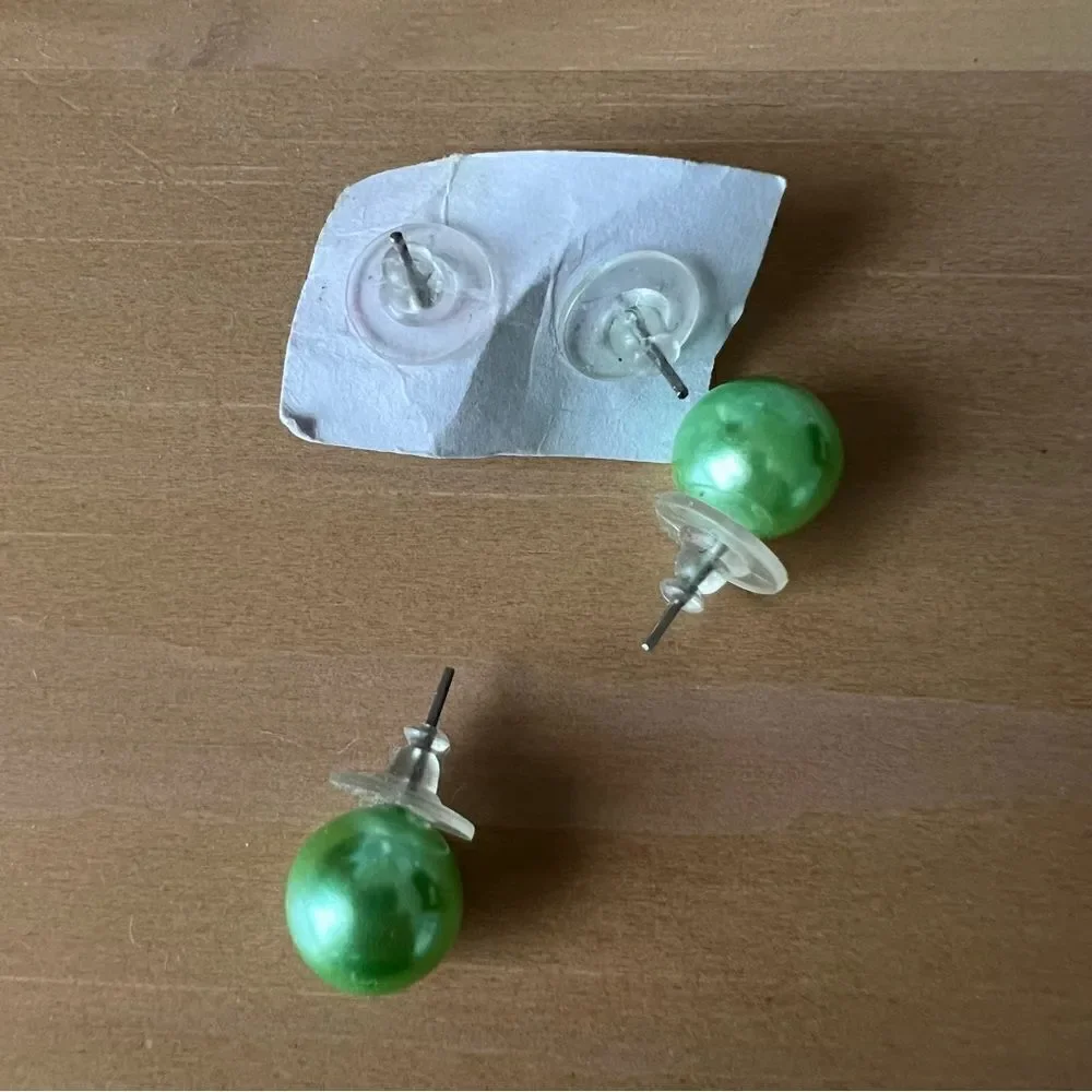 6 pairs of Earrings!!!!